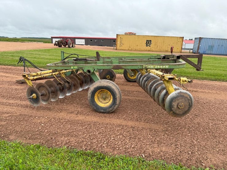 john-deere-210-image-8