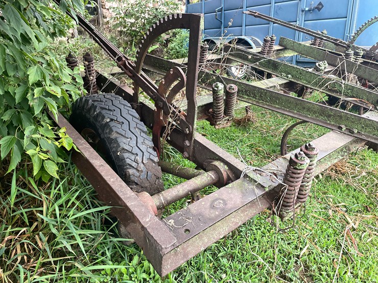#7451-•-pull-behind-field-cultivator-image-12