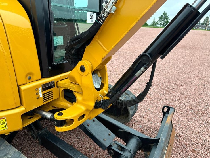 2019-caterpillar-303.5e2-cr-image-32