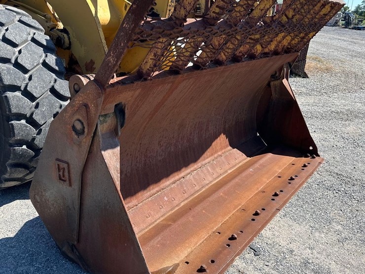 caterpillar-938g-image-4
