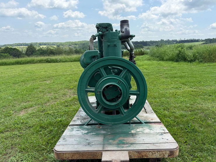 holt-4-cylinder-engine.-image-2
