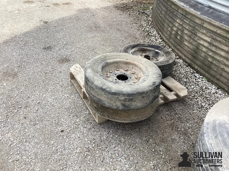 2775x375-14.5-tires-&-rims-image-10