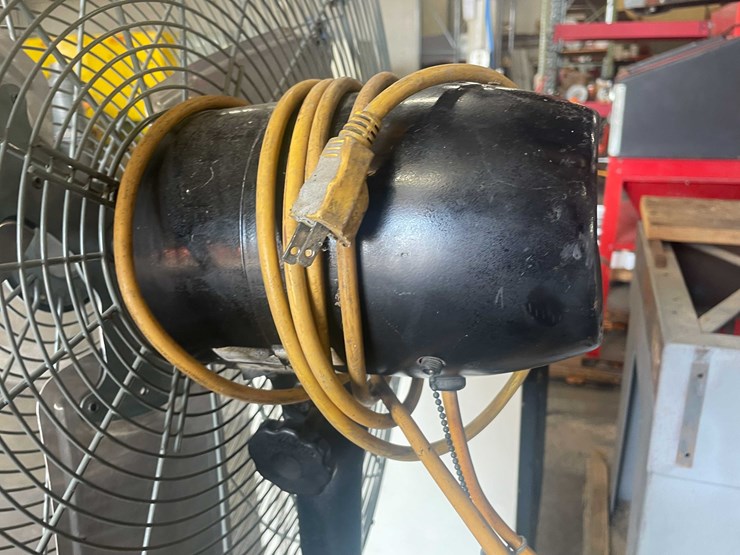 #2090-•-continental-dynamics-pedestal-fan-(wall-g)-image-5