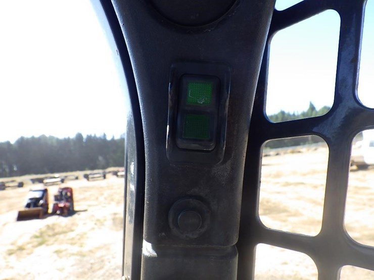 2015-bobcat-s530-image-24