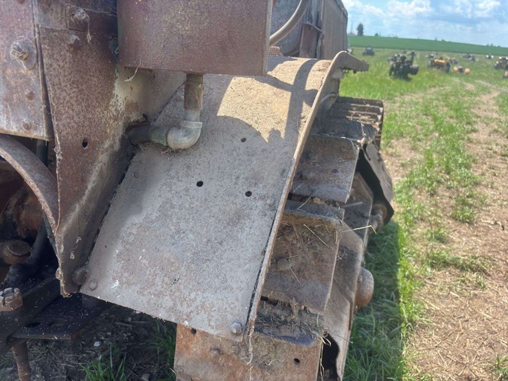 caterpillar-twenty-crawler-image-56