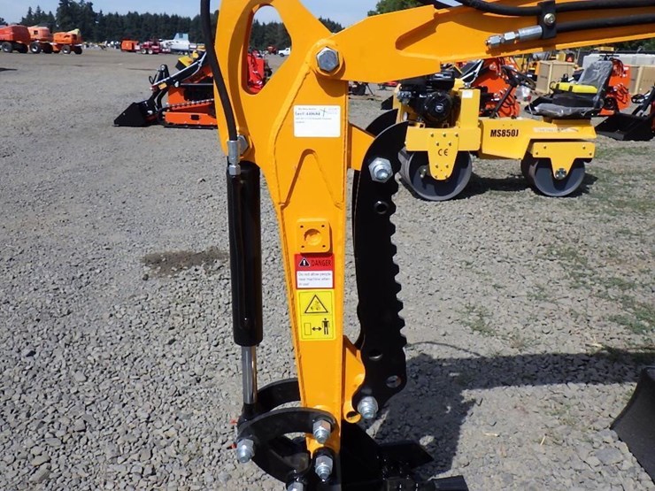 2025-miva-va15-hydraulic-excavator-image-6