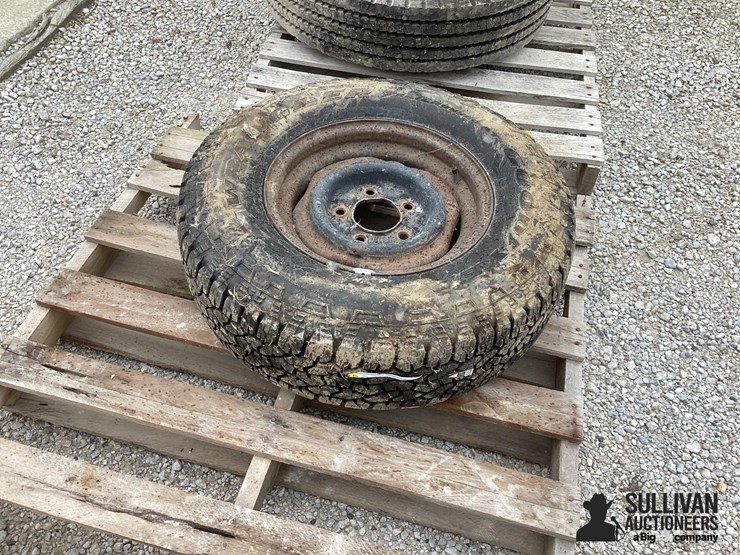 235/75r15-tire-&-rim-image-2
