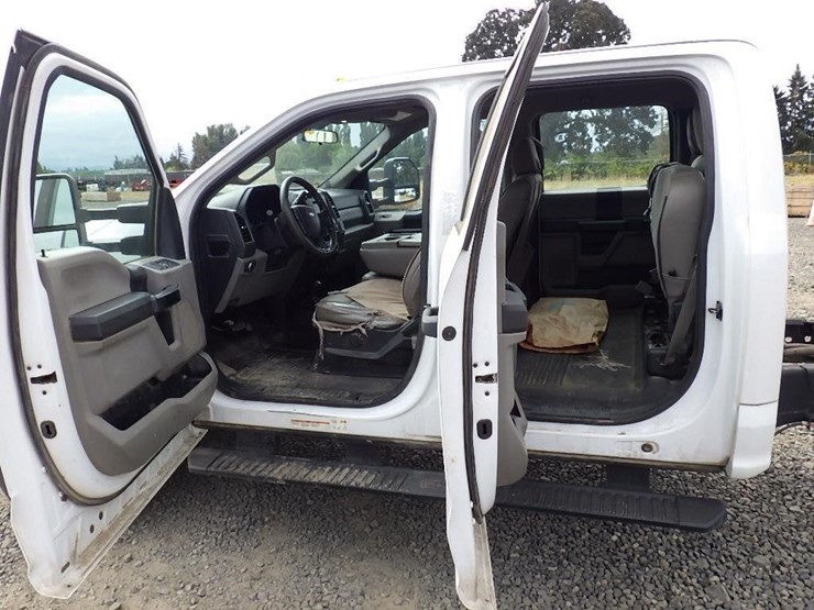 2019-ford-f550-image-14