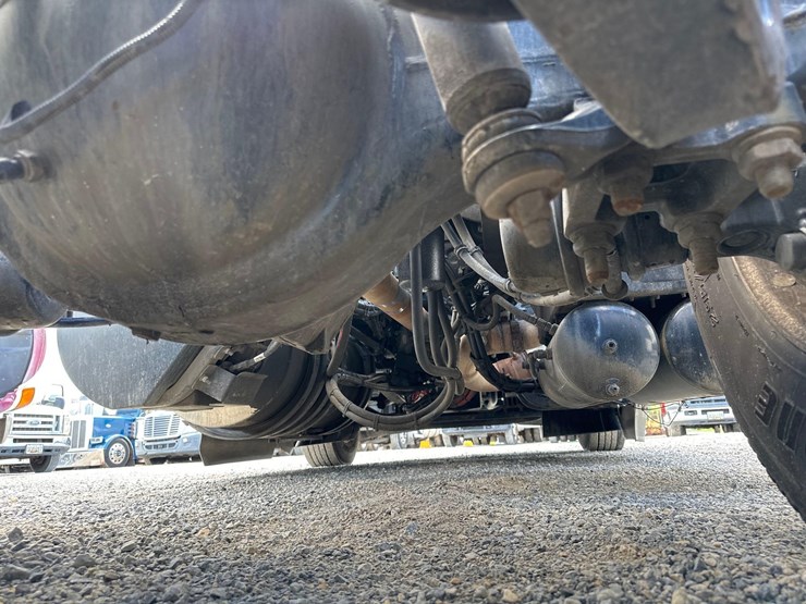 2019-kenworth-t680-image-8