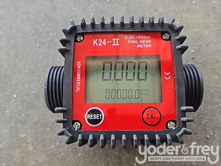 unused-fuel-boss-12v-portable-diesel-transfer-pump-15-gpm-c/w-12'-hose,-nozzle-image-10