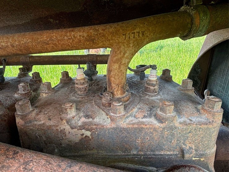 huber-4-cylinder-tractor-image-29