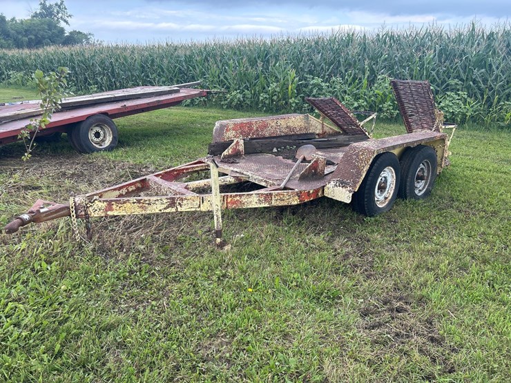 trailer-with-ramps-image-1