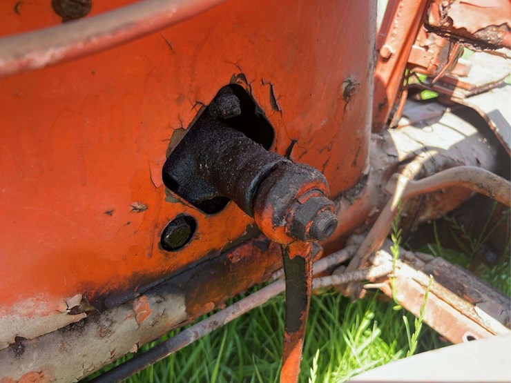 allis-chalmers-with-sickle-mower-image-59