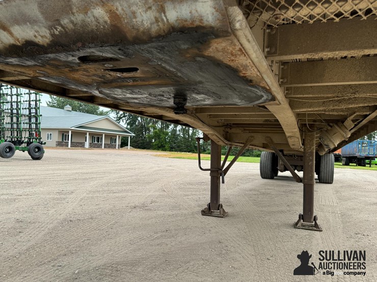 1979-city-t/a-side-dump-sugar-beet-trailer-image-7
