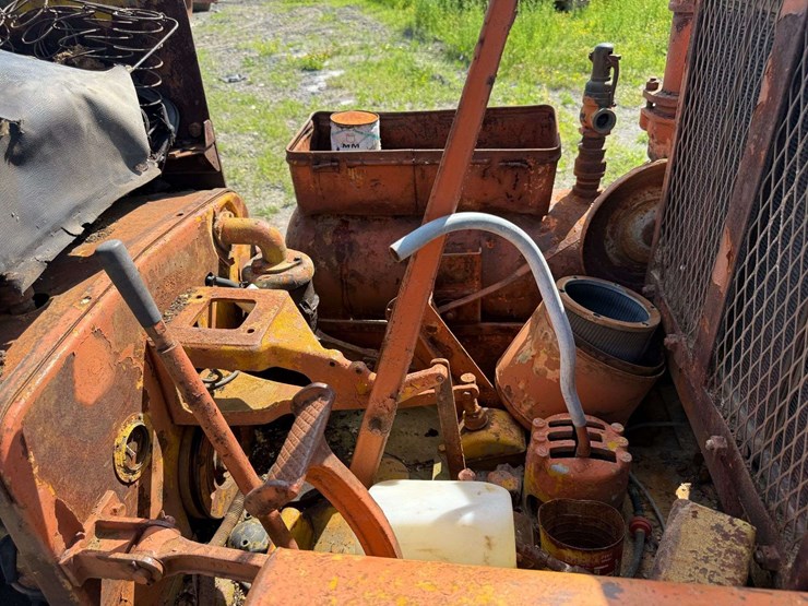 caterpillar-d4-air-compressor-tractor-image-17