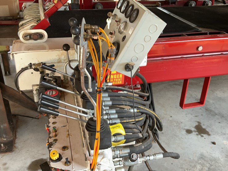 2022-john-deere-80-image-89