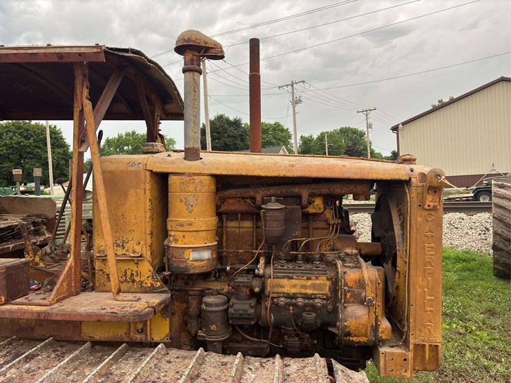 caterpillar-forty-diesel-crawler-image-17