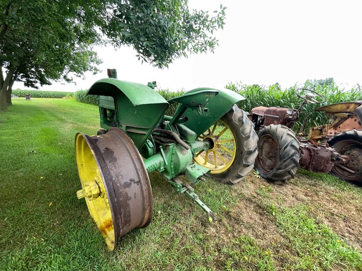 #6677-•-1939-john-deere-parts-tractor-image-3