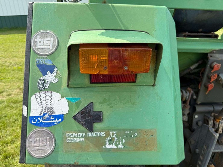 low-hour-fendt-306ls-with-loader-image-32