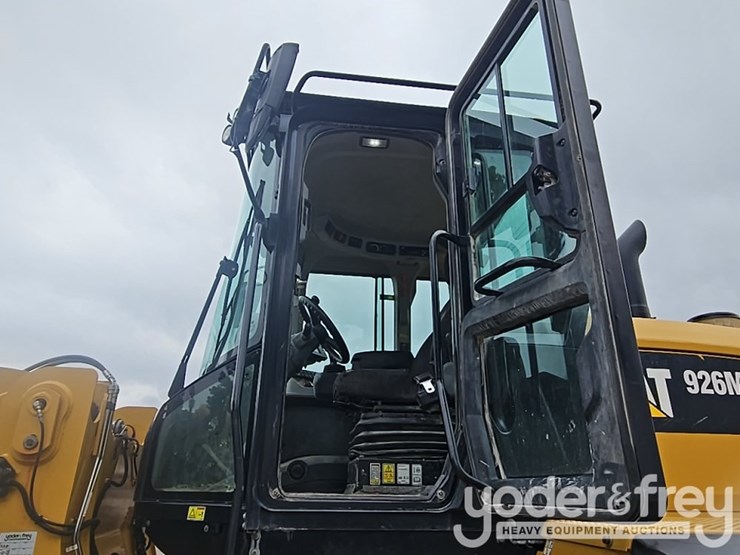 2015-caterpillar-926m-image-46