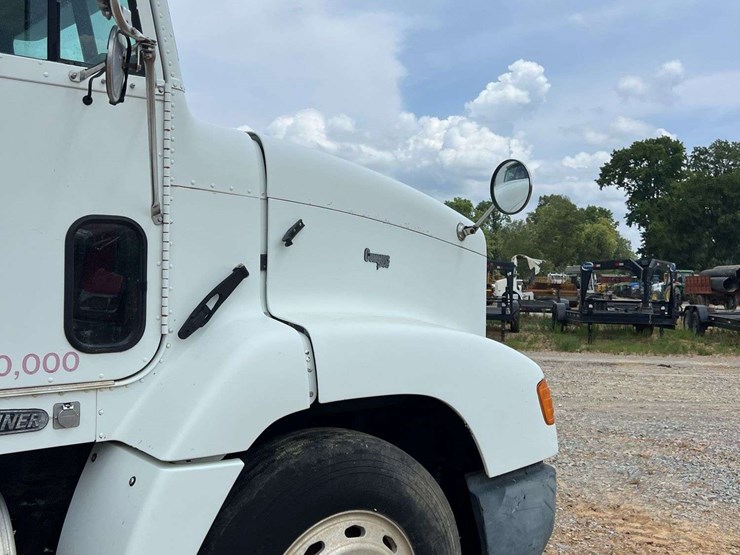 1996-freightliner-t/a-sleeper-semi-truck-*inop-image-19