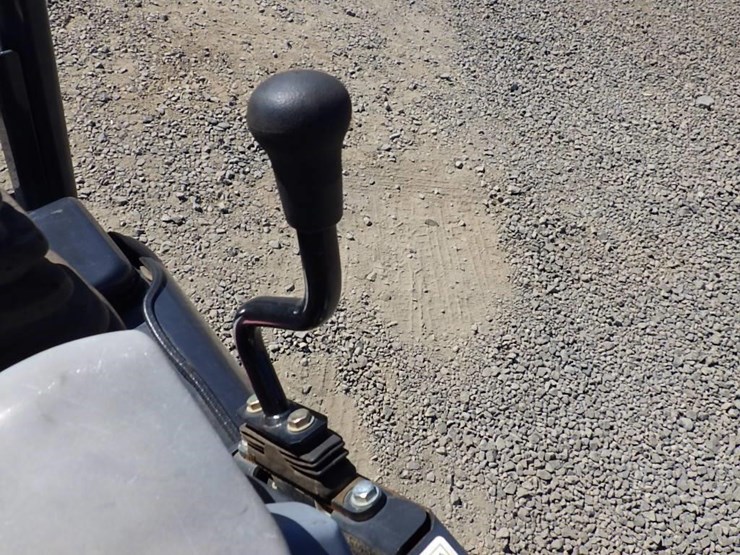 2019-deere-17g-image-23