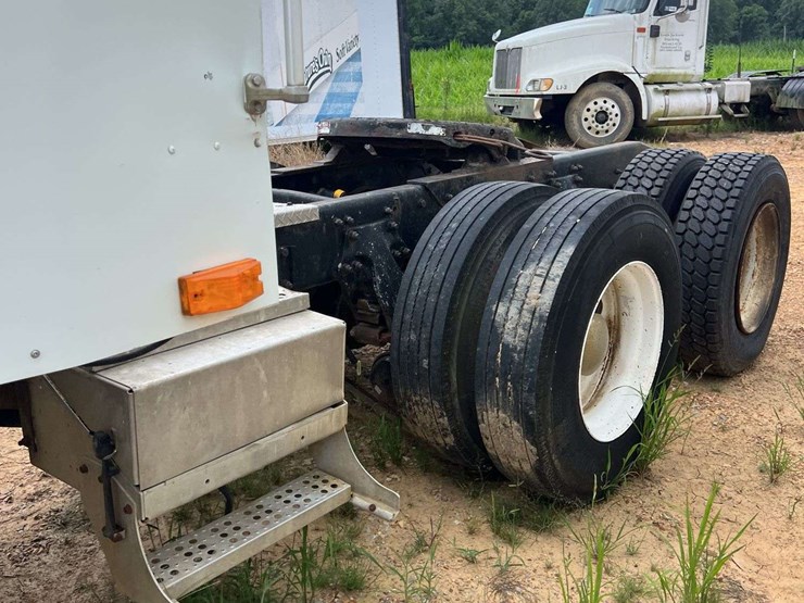 1996-freightliner-t/a-sleeper-semi-truck-*inop-image-13