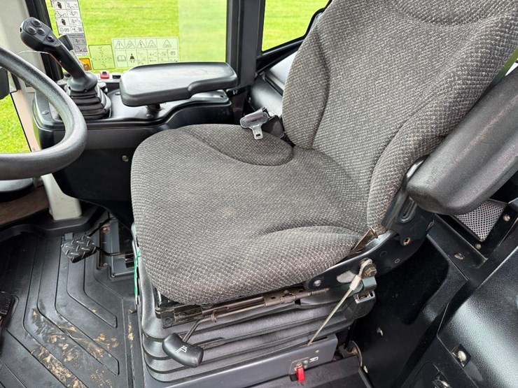 2017-doosan-dl220-5-image-49