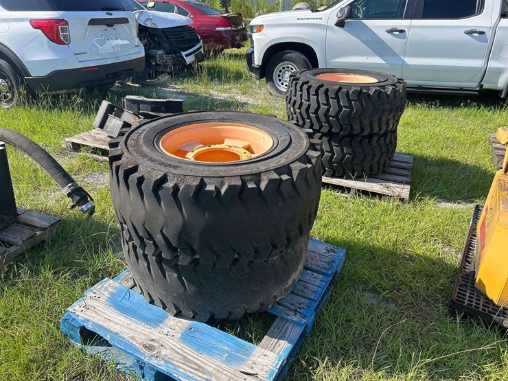 15-19.5-nhs-tires-image-3