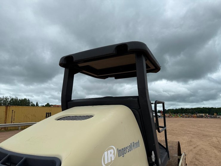 2002-ingersoll-rand-sd70d-image-18