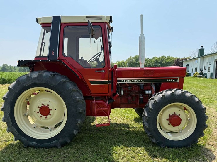 ih-956-xl-mfwd-image-4