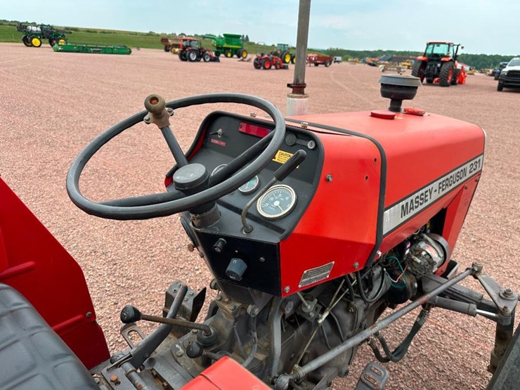 massey-ferguson-231-image-32