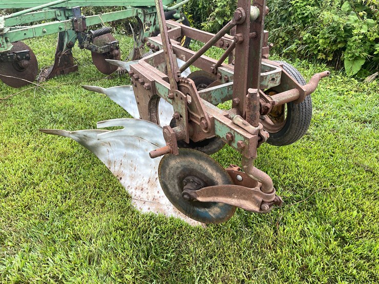 #7462-•-john-deere-moldboard-plow-image-7