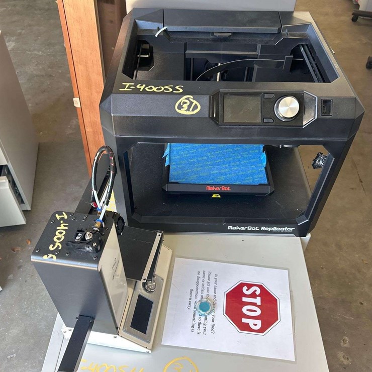 Maker-Bot Replicator 3D Printer