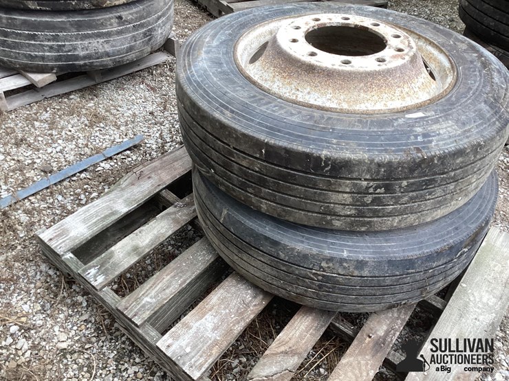 255/70r22.5-tires-&-rims-image-6