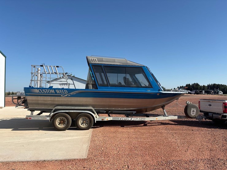 custom-weld-white-water-special-boat-image-6