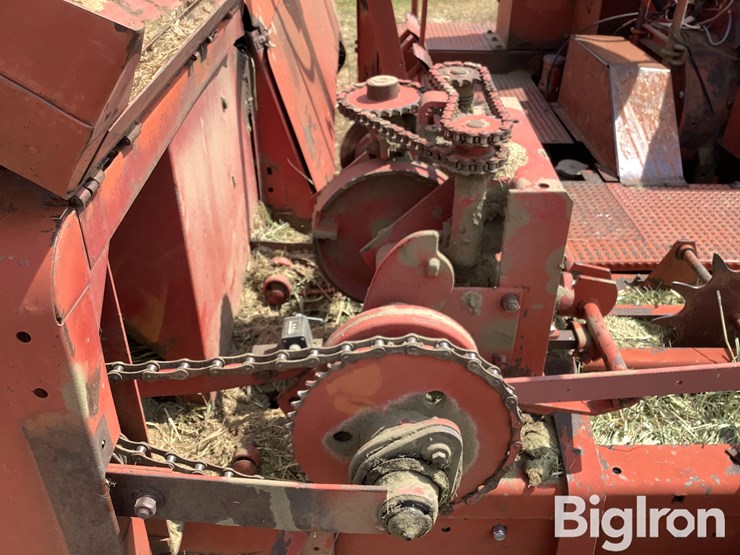 new-holland-1282-image-12