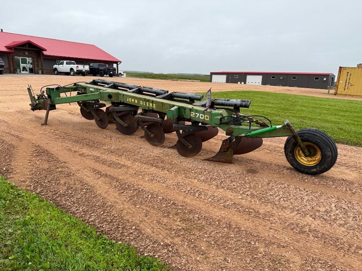john-deere-2700-image-3