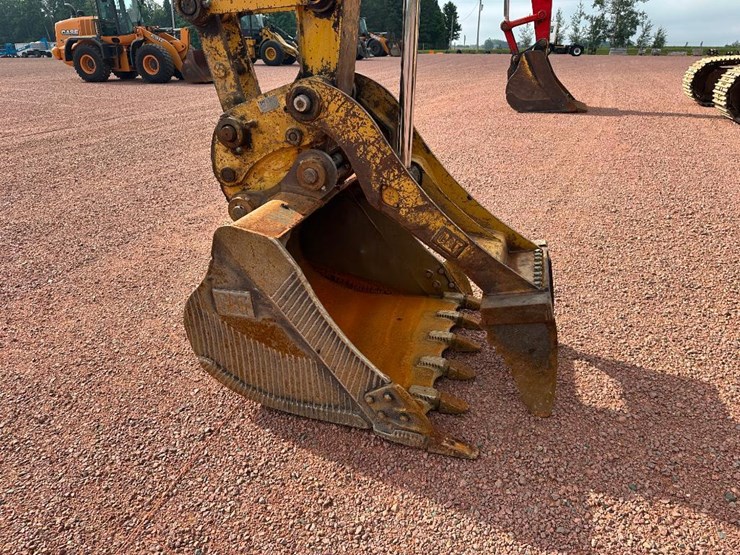 2003-caterpillar-312cl-image-36