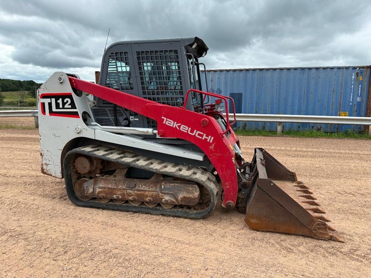 2015-takeuchi-tl12-image-3