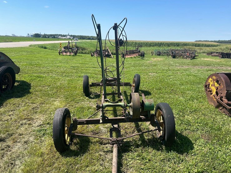 antique-john-deere-hoist-image-9