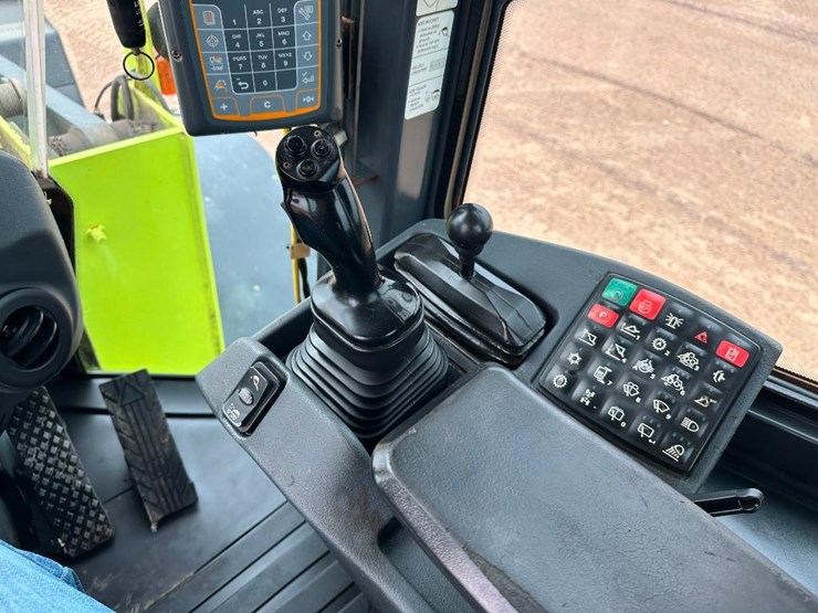 2010-deere-644k-image-56