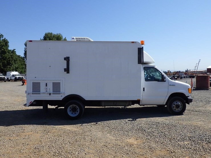 2006-utility-van-image-3