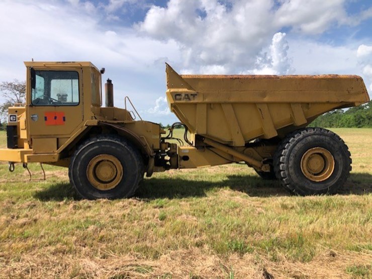 #2210-•-1984-caterpillar-dump-truck-image-2