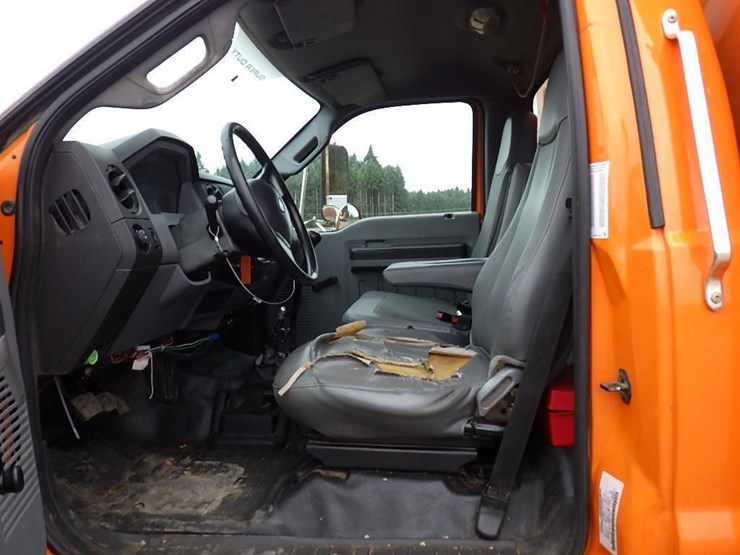 2013-ford-f750-image-24