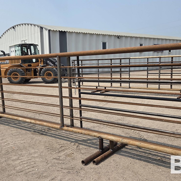 24' Free Standing Panel W/ 8' Swing Gate (BID PER UNIT)