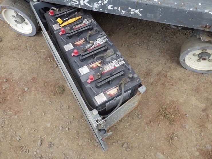 2017-skyjack-sj3219-scissor-lift-image-11