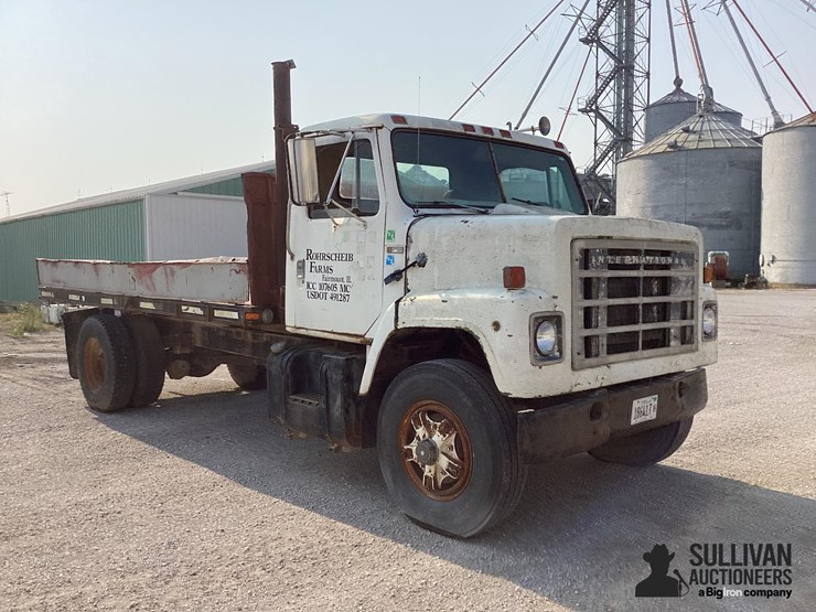 1980-international-2275-s/a-flatbed-truck-image-3