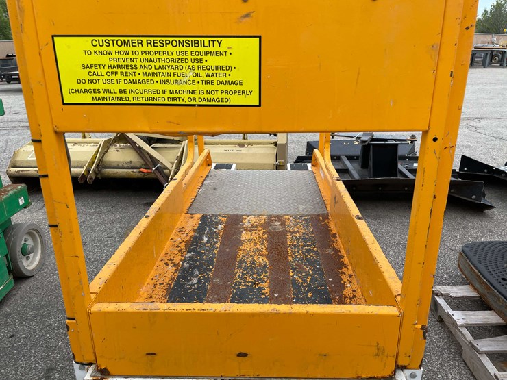 #1369-•-10'-scissor-lift-(o2)-image-8