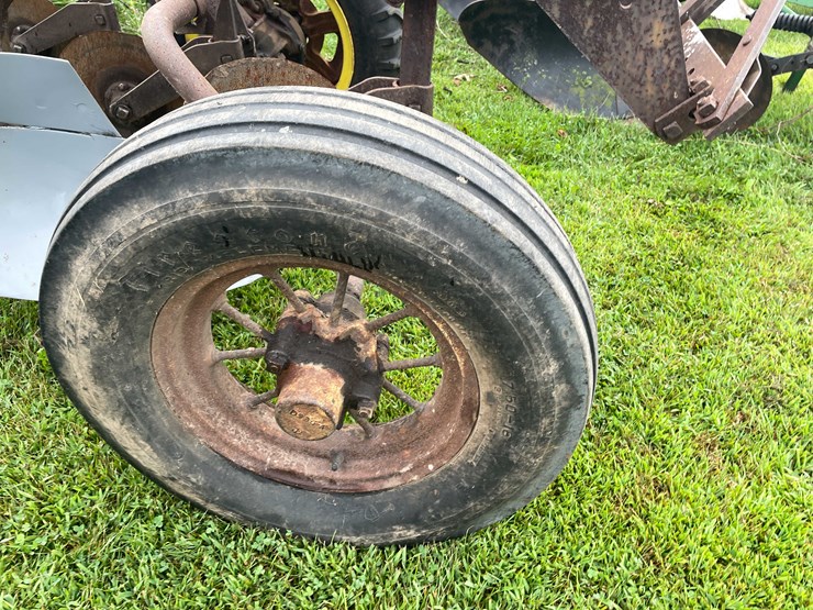#7465-•-john-deere-3-bottom-plow-image-11